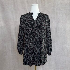 Dear Scarlett Chic & Classic Feminine Black Tunic with Ditsy Floral